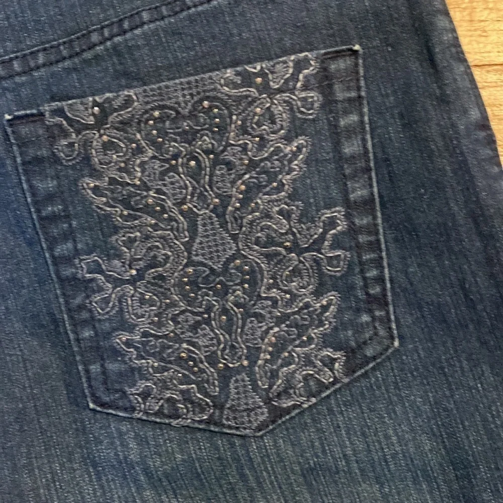 Beautiful size 10 capri jeans rhinestone pockets - Picture 4 of 4